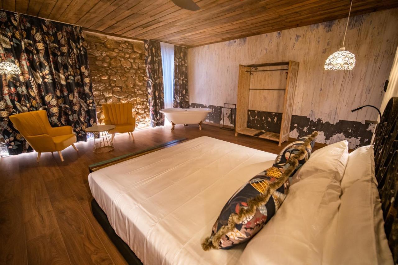 Hotel Somnifabrik Valderrobres Buitenkant foto